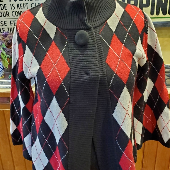 Black and red argyle sweater - Picture 1 of 4